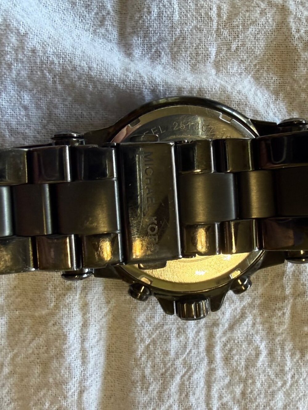 Michael Kors MK -5579 Oversized Hutton Gunmetal Watch - Picture 5 of 7